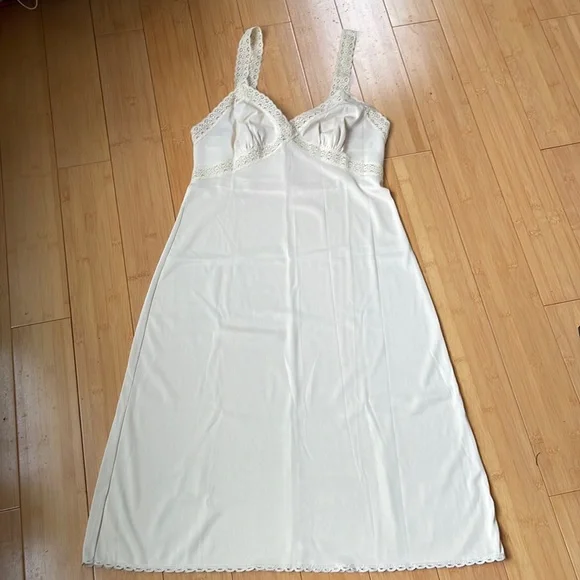 Vintage Lorraine full slip size 34 - Picture 1 of 6